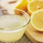 Citrónová šťáva v ledničce: proč se jídlo kazí pomaleji