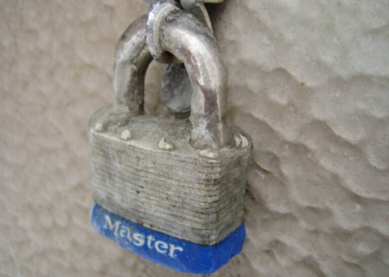 Kokosový olej na zámcích: proč zamrzají a jak je zachránit