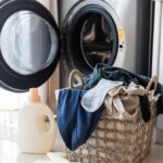 Kukuřičný škrob místo draného mýdla: Starý švédský trik pro svěží oblečení