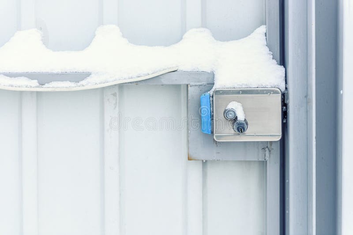 Kukuřičný škrob místo bílého vosku na ledě v zámcích dveří - image 1