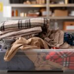 Metoda skládání zimního oblečení, která ušetří místo v šatníku