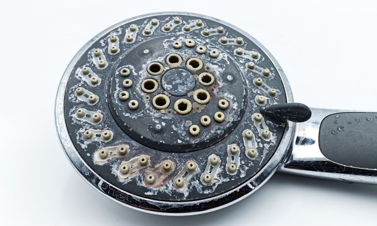 Ocet v koupelně: jak vyčistit sprchový kout bez chemie - image 1