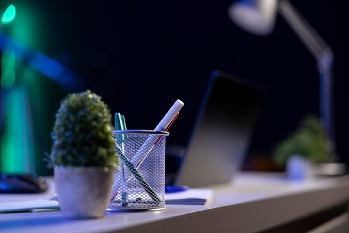 Osvětlení u stolu: Trik, kterým se zbavíte únavy z PC