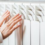 Papírová utěrka za radiátorem? Snižuje účty o třetinu