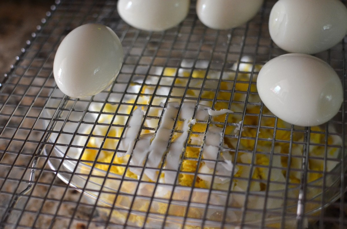 Proč kuchyři přidávají ocet do vody při vaření vajec - image 2