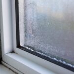 Zmrazená kůra másla na okně? Trik, jak se zbavit kondenzace jednou provždy