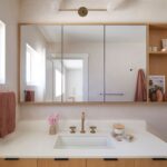 Gumička od zapékací mísy na zrcadle? Zabrání jeho zamlžování během koupele