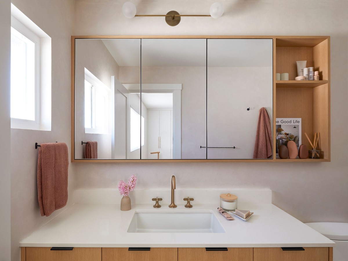 Gumička od zapékací mísy na zrcadle? Zabrání jeho zamlžování během koupele