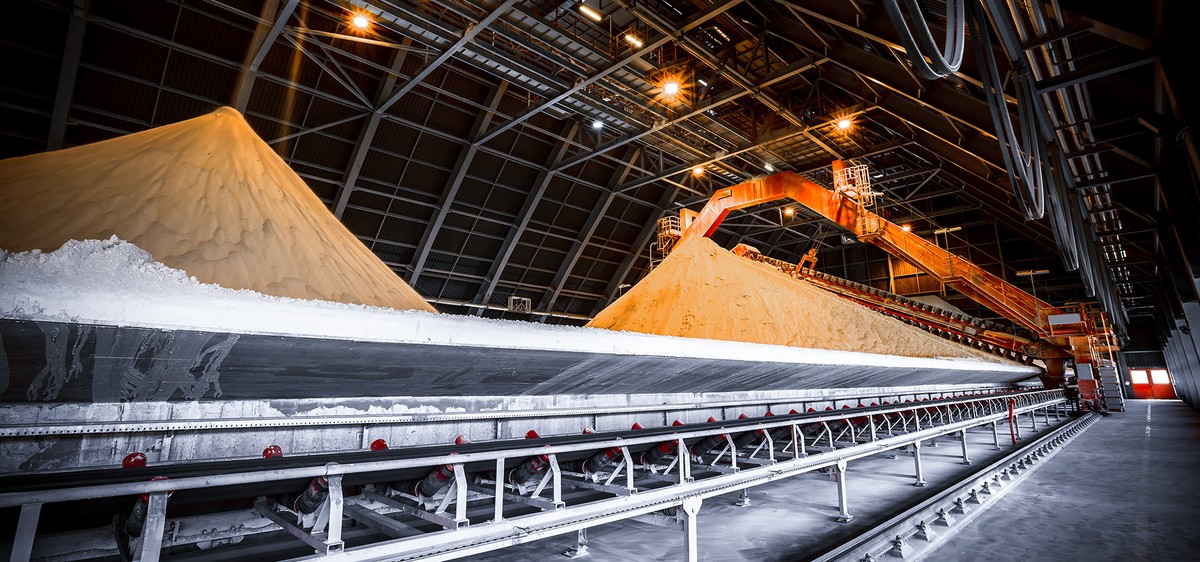 Kousky sádry v jídelně proti vlhkosti: proč to funguje lépe než odvlhčovač - image 1