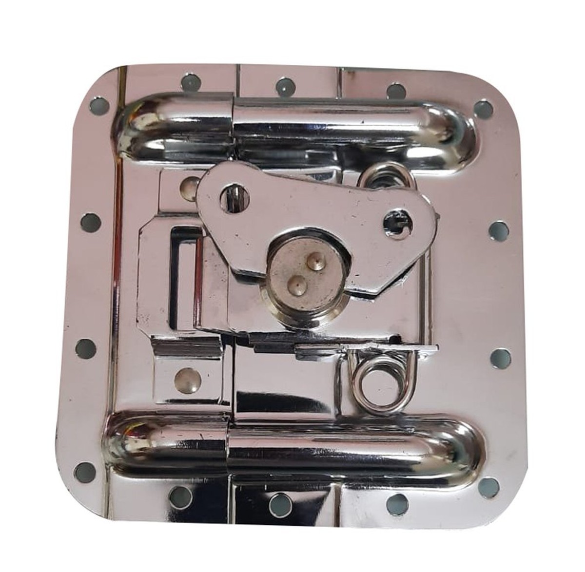 Máslo do zámku dveří místo spreje: starý trik, který vrací život