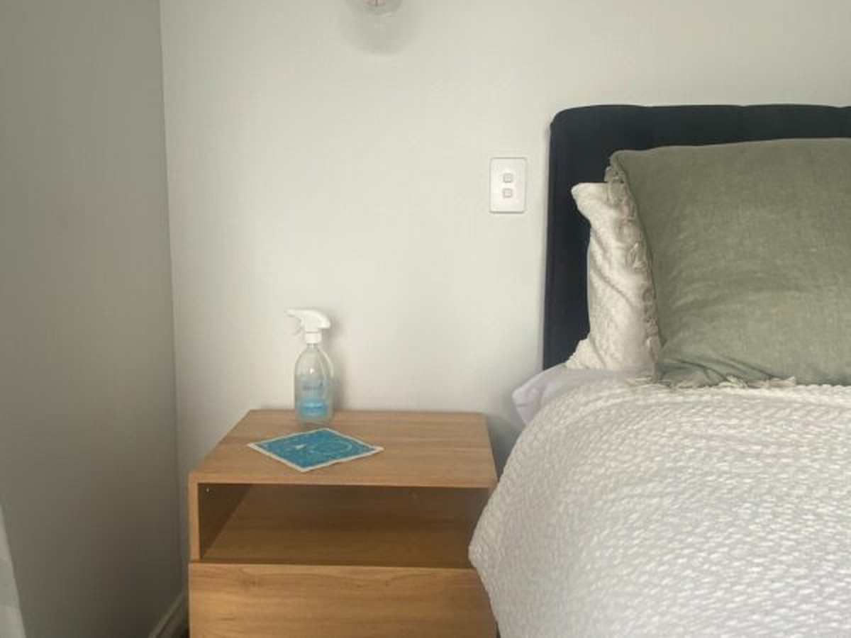 Ocet v misce na nočním stolku: co se stane během noci