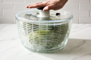 Papírový ručník v salátu? Proč by jste na to měli přijít dřív