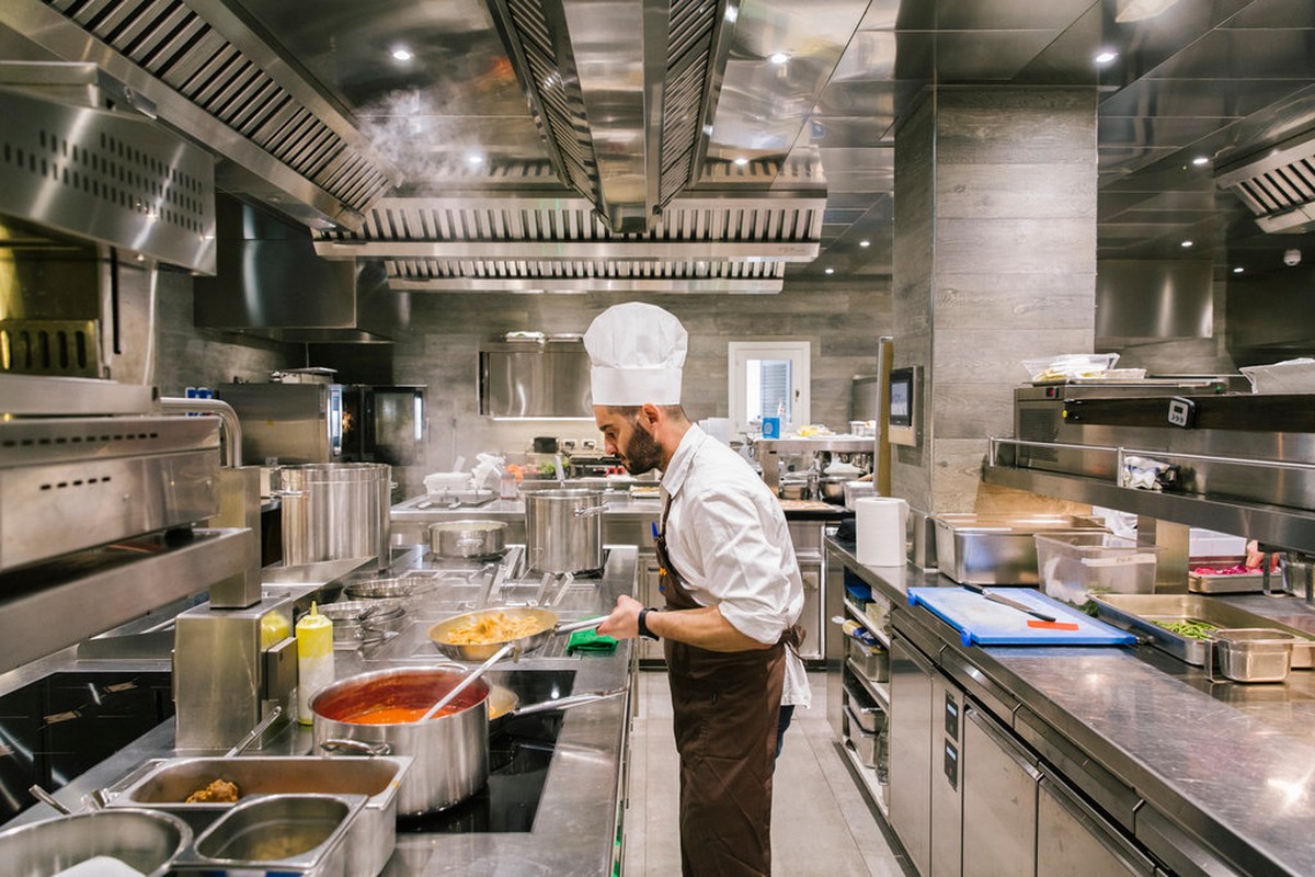 Proč šéfkuchaři vždy přidávají ocet při vaření vajec - image 2