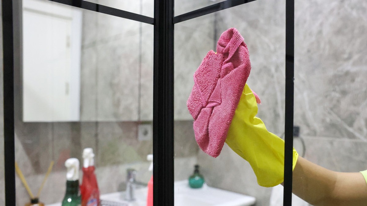 Sůl a jedlá soda: nejlevnější kombinace na čištění sprchového koutu - image 1