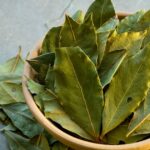 Vložte bobkový list do mouky a zapomeňte na molice навždy