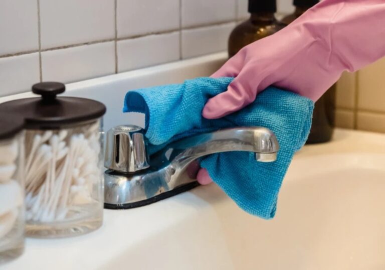 Zubní pasta na mikrovlnné troubě? Odstraní špínu, která nikdy nejde pryč