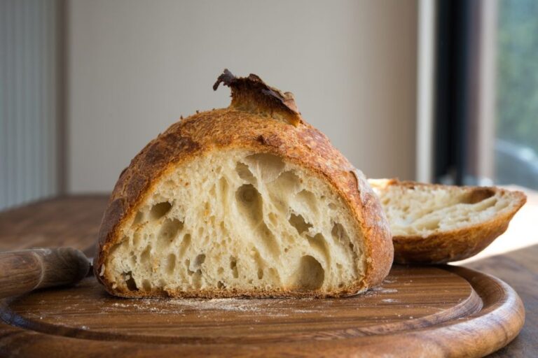 Chlebová kůrka v květináči. Věc, kterou zahradníci vědí už staletí