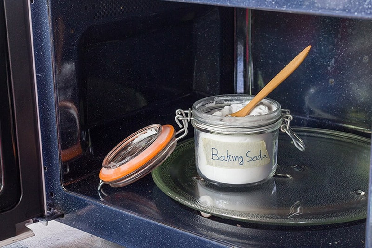 Jedlá soda v mikrovlnné troubě: 5minutový trik na zapečené zbytky