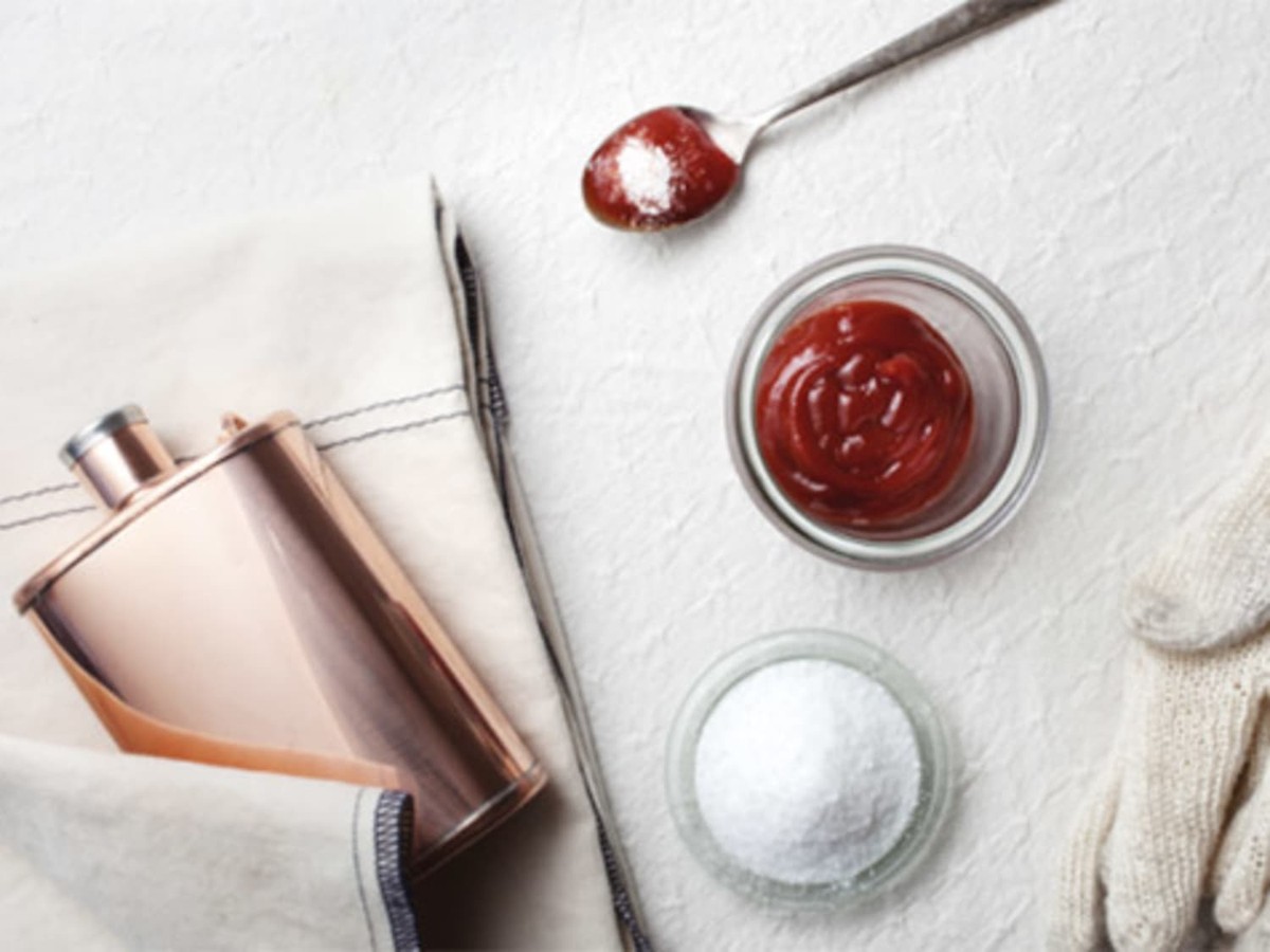 Ketchup na starý měď? Chemie funguje lépe než leštidla za 200 Kč - image 1