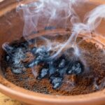 Kofein v použité kávě vás zbaví nežádoucích hmyzu trvale