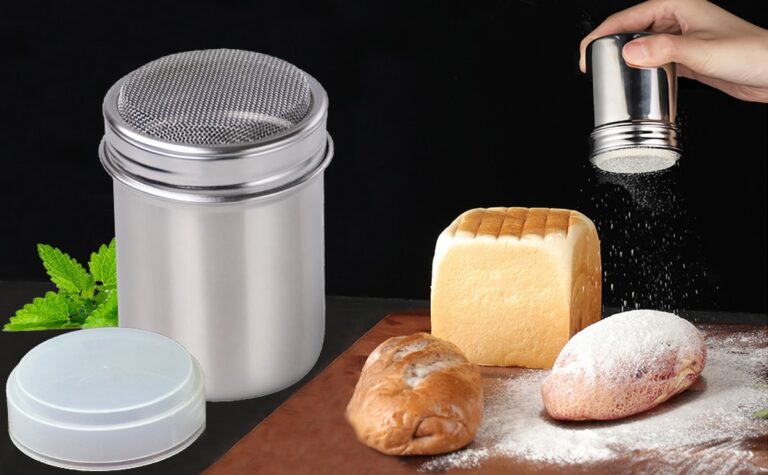 Krupička v solničce zabraňuje vlhkosti — jednoduchý trik, který funguje