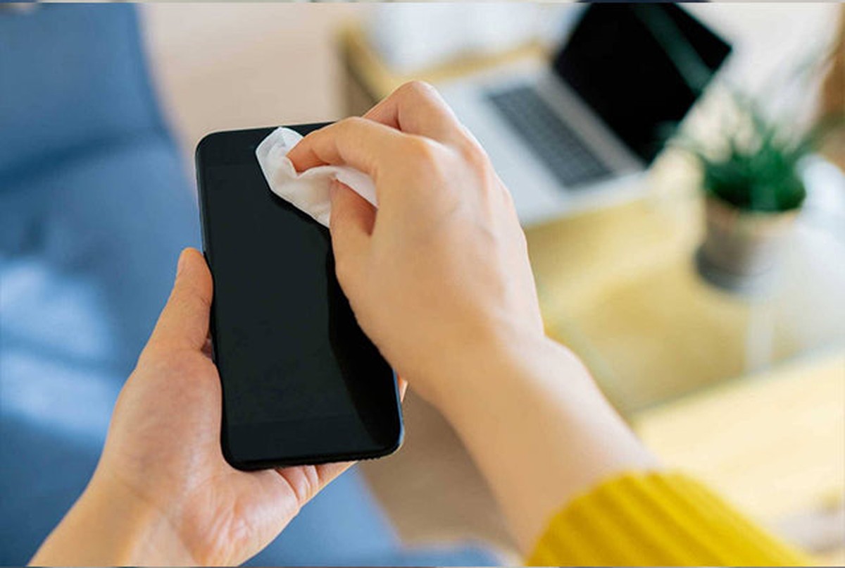 Kukuřičný škrob místo chemie: jak čistit obrazovku mobilu bez poškrábání - image 2