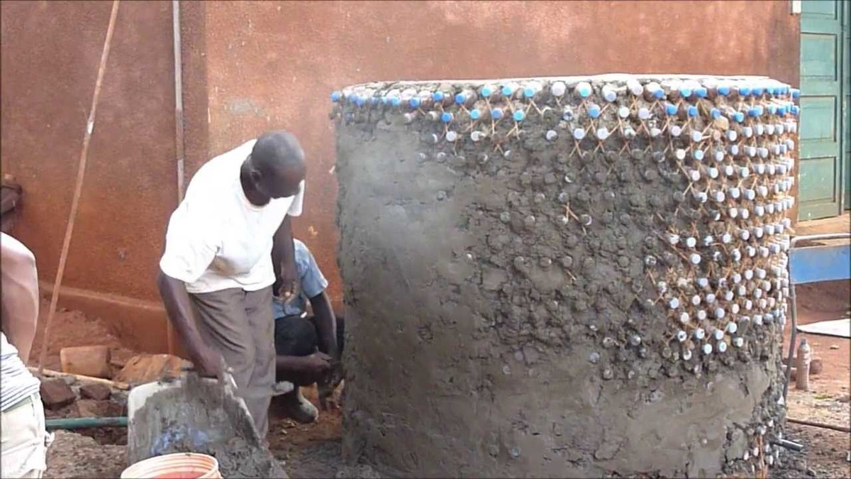 Plastová láhev v záchodě snižuje spotřebu vody o třetinu - image 1