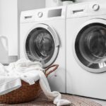 Sodová voda do pračky změní váš život: vybleší šedivé prádlo za 5 korun