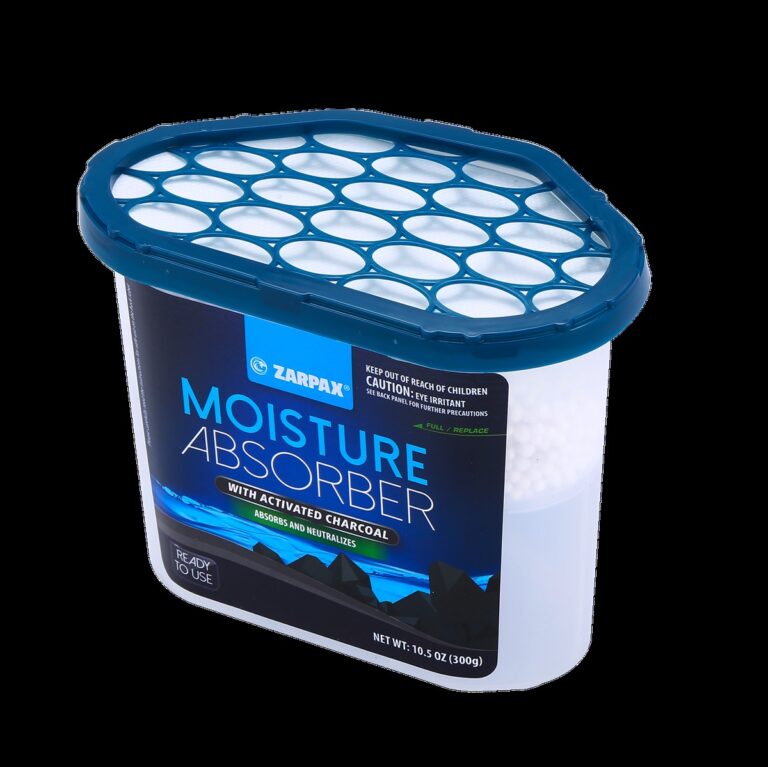 Starý kartón pod koberce pohlcuje vlhkost lépe než balicí papír