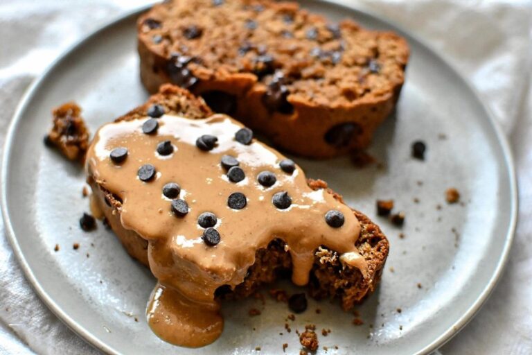 Vlhký kus chleba vrátí tvrdé sušenky do původního stavu