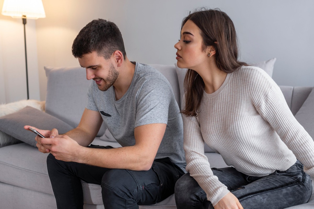 5 jasných signálů, že někdo kouká do vašeho telefonu - image 1