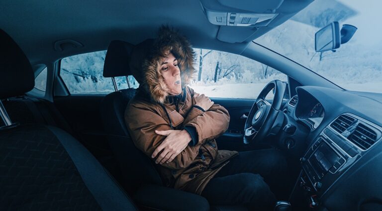 Automechanici odhalují: jednu chybu při zahřívání auta dělá skoro každý