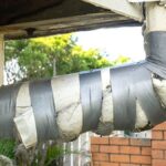 Kobercová páska místo lepidla – jak český tesař zachraňuje květináče