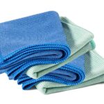 Ocet na zrcadlo bez kouče? Mikroplyšová tkanina je důvod