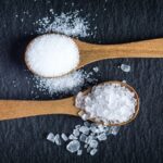 Proč každý šéfkuchař přidá do vody tři zrna soli – a ne více