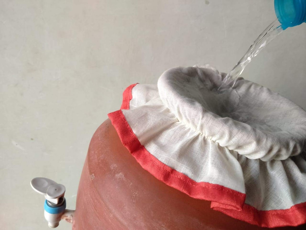 Staré ponožky jako filtry: Způsob, kterým se čistí voda bez nákupu kartridží - image 2