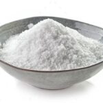 Sůl v misce na skříni? Starobylý lék proti vlhkosti, který opravdu funguje