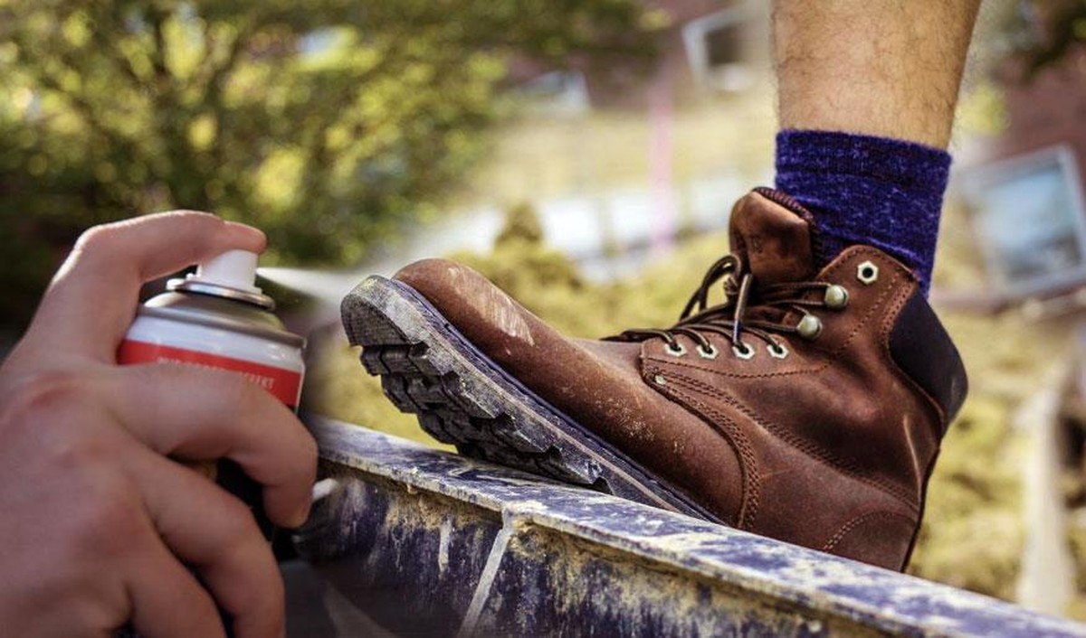 WD-40 na zimní botách? Tajemství, které výrobci nechtějí, abyste znali - image 1