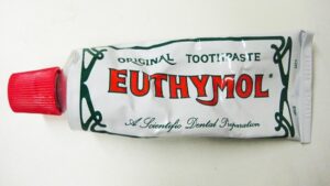 Zubní pasta na kovu? Překvapivá metoda na lesk bez drahých chemikálií